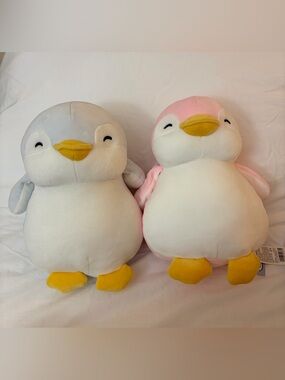 (NWT) Miniso Cute Plush Penguin Pair - Pink & Light Blue 10”